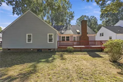 1021 Grantham Ln, Chesapeake, VA 23322