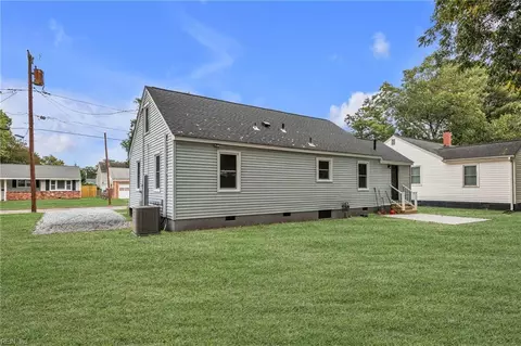 Exterior - 2417 Juniper St, Norfolk, VA 23513 photo 5 of 6