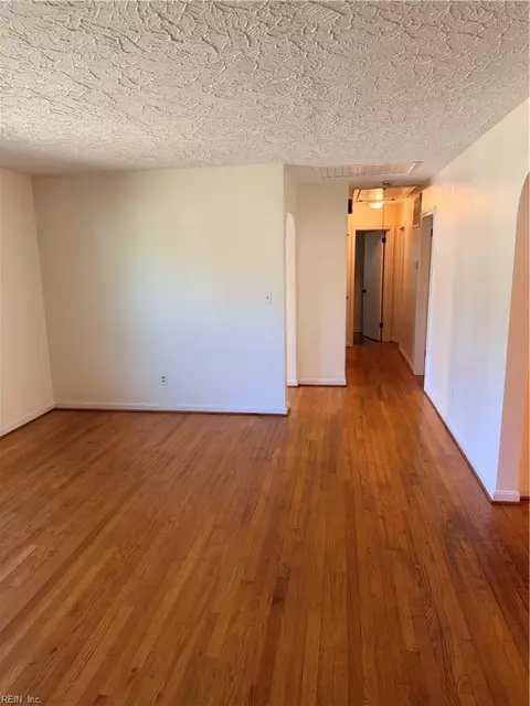 Entry Way - 1805 Broadstreet Rd, Hampton, VA 23666 photo 2 of 2