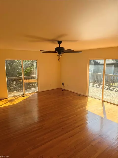 Living - 1805 Broadstreet Rd, Hampton, VA 23666 photo 2 of 3