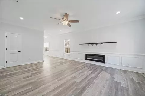Living - 1304 West Ave, Hampton, VA 23669 photo 1 of 1