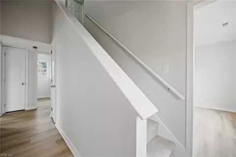 Entry Way - 10 Harrogate Ln, Hampton, VA 23666 photo 3 of 3