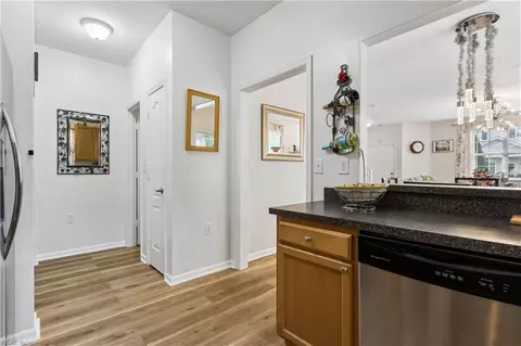 Entry Way - 1528 Hambledon Loop, Chesapeake, VA 23320 photo 3 of 5