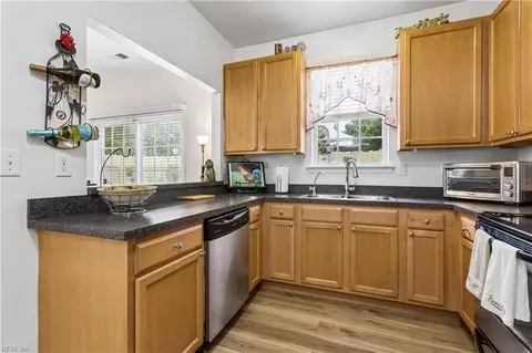Kitchen - 1528 Hambledon Loop, Chesapeake, VA 23320 photo 3 of 4