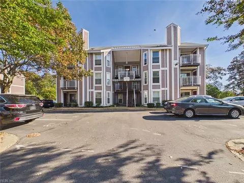 512 24th St #301, Virginia Beach, VA 23451