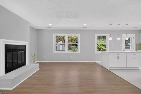 Living - 119 Admiral Ct, Hampton, VA 23669 photo 1 of 4