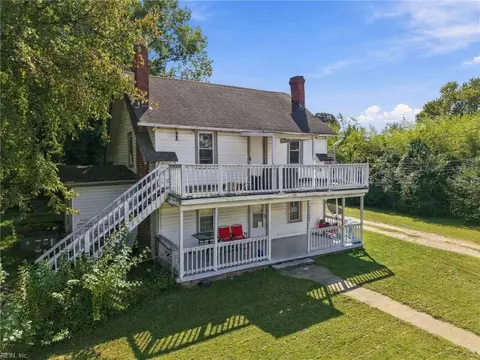 Exterior - 2508 Shell Rd, Hampton, VA 23661 photo 10 of 11