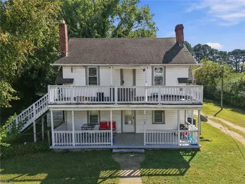 Exterior - 2508 Shell Rd, Hampton, VA 23661 photo 9 of 11
