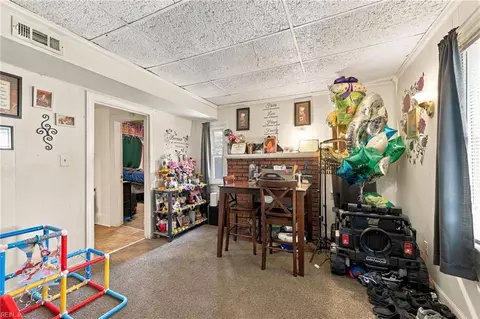 Entry Way - 2508 Shell Rd, Hampton, VA 23661 photo 3 of 4