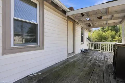 Exterior - 2508 Shell Rd, Hampton, VA 23661 photo 2 of 11