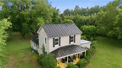 Exterior - 1301 Babbtown Rd, Suffolk, VA 23434 photo 5 of 8