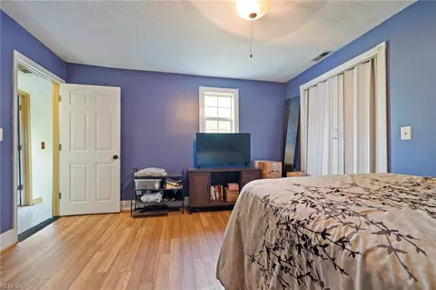 Bedroom - 1301 Babbtown Rd, Suffolk, VA 23434 photo 5 of 6