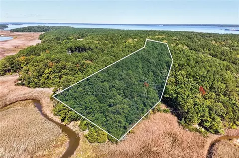 14310 Hardys Pl, Isle Of Wight County, VA 23430 photo 2
