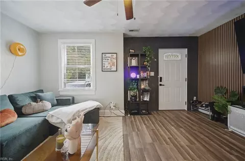 Entry Way - 850 47th St, Norfolk, VA 23508 photo 1 of 3