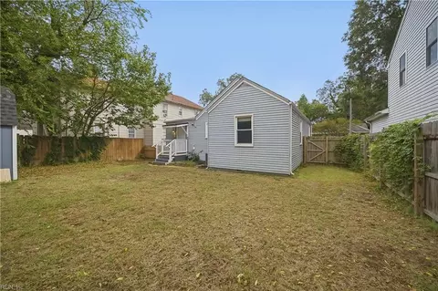 Exterior - 850 47th St, Norfolk, VA 23508 photo 5 of 6