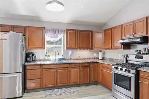 Kitchen - 1331 Eagle Ave, Norfolk, VA 23518 photo 3 of 7