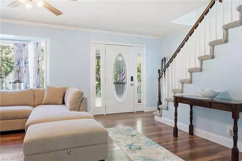 Entry Way - 1331 Eagle Ave, Norfolk, VA 23518 photo 5 of 5