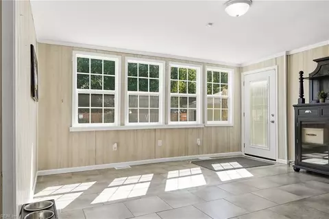 Entry Way - 1331 Eagle Ave, Norfolk, VA 23518 photo 1 of 5