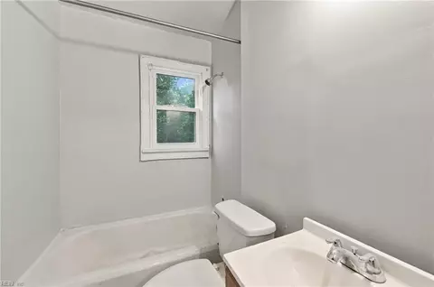 Bath - 951 Ingleside Rd, Norfolk, VA 23502 photo 1 of 1