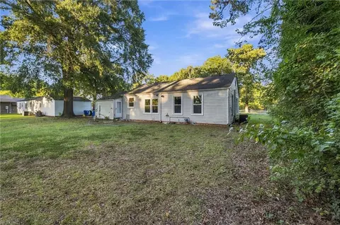 Exterior - 951 Ingleside Rd, Norfolk, VA 23502 photo 8 of 12