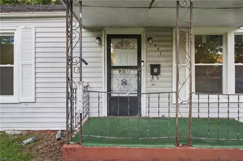 Exterior - 951 Ingleside Rd, Norfolk, VA 23502 photo 5 of 12