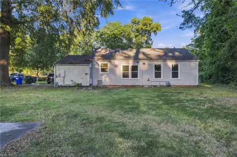 Exterior - 951 Ingleside Rd, Norfolk, VA 23502 photo 6 of 12