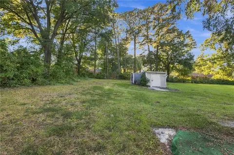 Exterior - 951 Ingleside Rd, Norfolk, VA 23502 photo 10 of 12