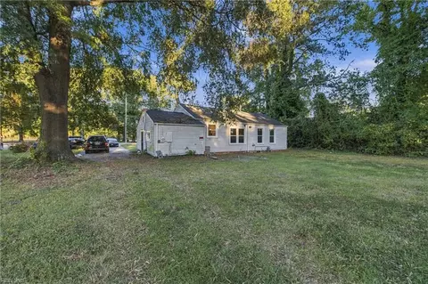 Exterior - 951 Ingleside Rd, Norfolk, VA 23502 photo 9 of 12
