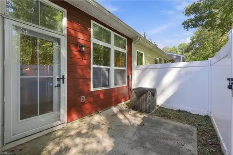 Exterior - 511 Eldridge Ln, Chesapeake, VA 23323 photo 3 of 3