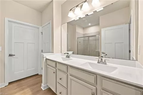 Bath - 511 Eldridge Ln, Chesapeake, VA 23323 photo 1 of 1