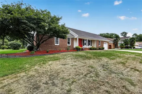 737 Willow Oak Dr, Chesapeake, VA 23322