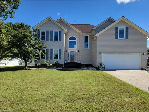 1105 Carriage Ct, Chesapeake, VA 23322