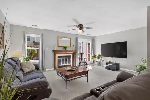 4703 Parvathi Ct, Virginia Beach, VA 23462