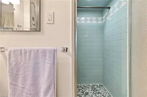 Bath - 140 Cherry St, Norfolk, VA 23503 photo 3 of 5
