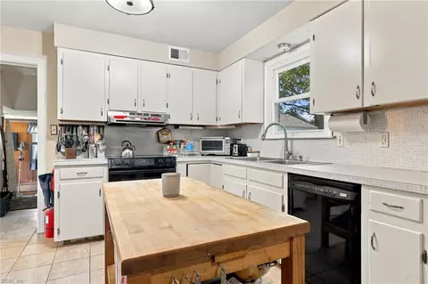 Kitchen - 140 Cherry St, Norfolk, VA 23503 photo 1 of 3