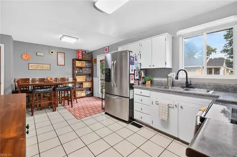 Kitchen - 3400 Hyde Cir, Norfolk, VA 23513 photo 2 of 3