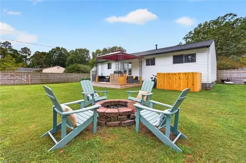 Exterior - 3400 Hyde Cir, Norfolk, VA 23513 photo 4 of 10