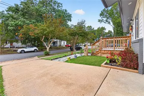 Exterior - 3400 Hyde Cir, Norfolk, VA 23513 photo 3 of 10