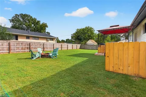 Exterior - 3400 Hyde Cir, Norfolk, VA 23513 photo 9 of 10