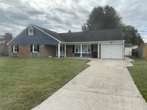 5305 Thornbury Ln, Virginia Beach, VA 23462