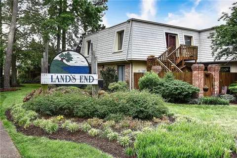 1028 Angler Ln, Virginia Beach, VA 23451