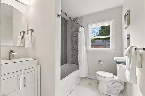 Bath - 2441 Alder St, Norfolk, VA 23513 photo 1 of 5