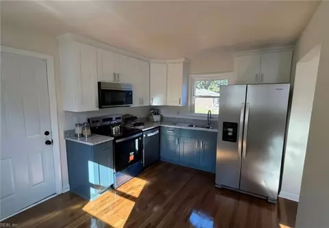 2441 Alder St, Norfolk, VA 23513 photo 2