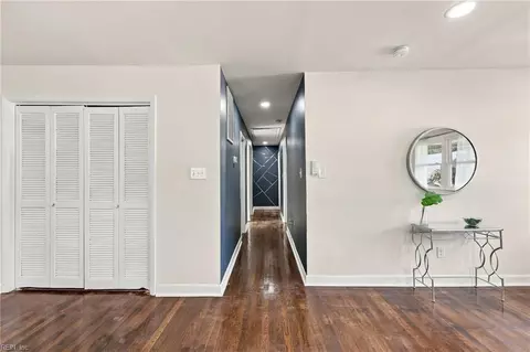 Entry Way - 2441 Alder St, Norfolk, VA 23513 photo 2 of 2