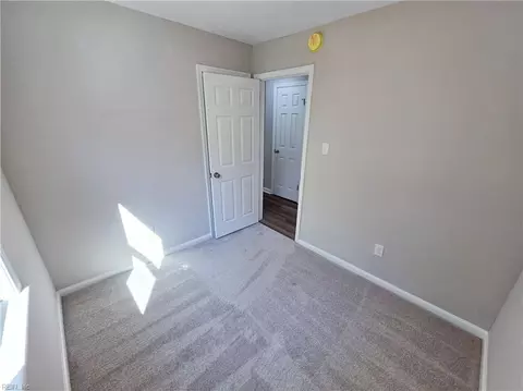 Bedroom - 107 Rosewood Dr, Hampton, VA 23669 photo 3 of 4
