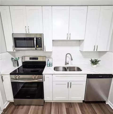 Kitchen - 107 Rosewood Dr, Hampton, VA 23669 photo 4 of 4