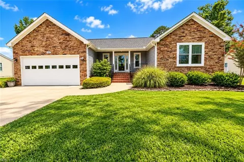 1207 Kansas St, Suffolk, VA 23434