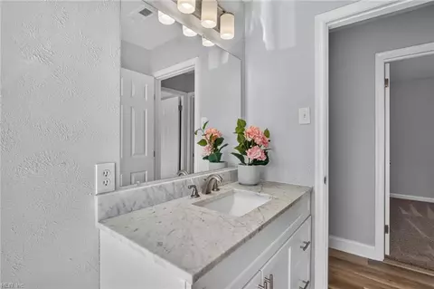Bath - 1820 Moger Dr, Hampton, VA 23663 photo 5 of 5
