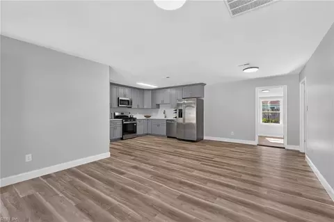 Entry Way - 1820 Moger Dr, Hampton, VA 23663 photo 1 of 3