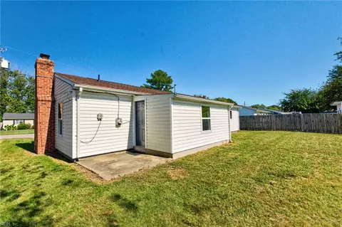 Exterior - 1820 Moger Dr, Hampton, VA 23663 photo 6 of 9